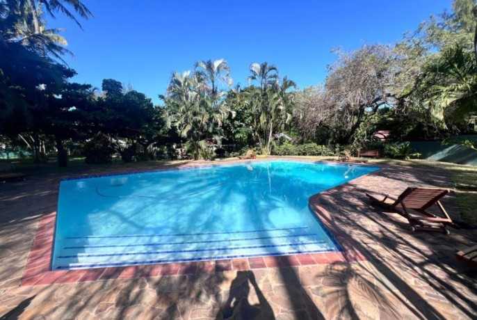 arrenda-se-excelente-moradia-t4-no-condominio-park-miramar-big-0