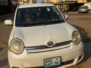 vende-se-toyota-sienta