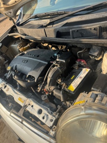 vende-se-toyota-sienta-big-2