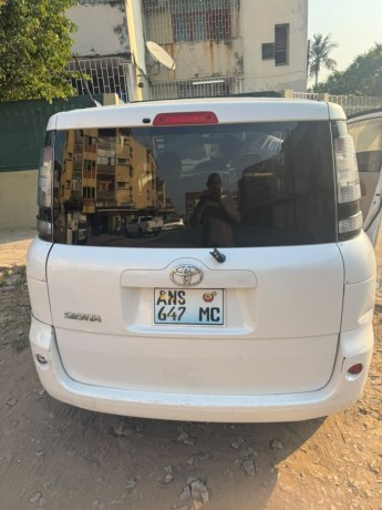 vende-se-toyota-sienta-big-1