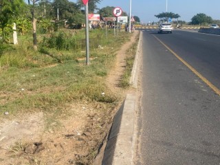 vende-se-terreno-40x70-na-katembe