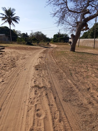 vende-se-terreno-de-40x40m-na-katembe-big-0