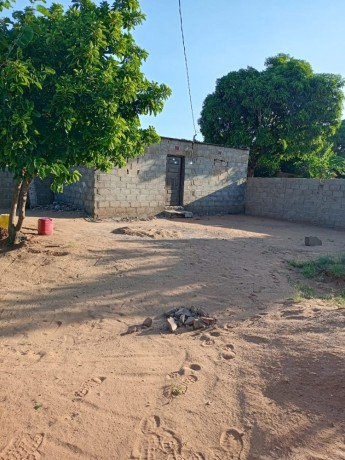 vende-se-terreno-de-15x15-com-muro-e-uma-dep-t1-na-katembe-big-1