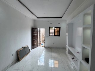 vende-se-uma-casa-t2-recem-construida-no-bairro-das-mahotas