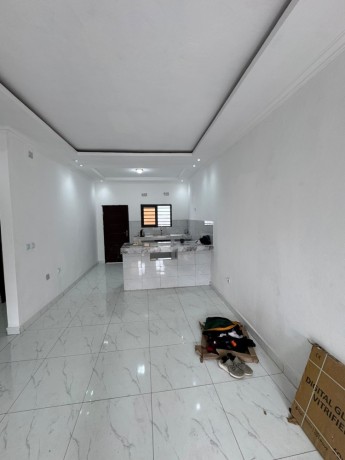 vende-se-uma-casa-t2-recem-construida-no-bairro-das-mahotas-big-4