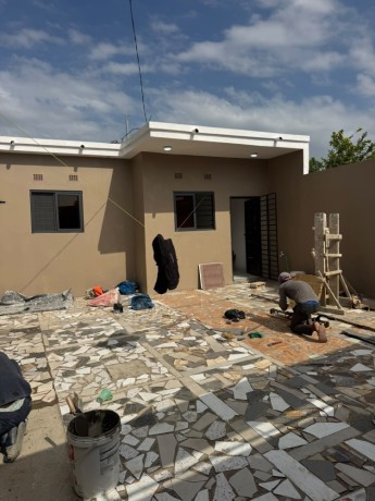 vende-se-uma-casa-t2-recem-construida-no-bairro-das-mahotas-big-2