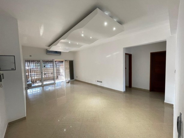 arrenda-se-luxuoso-apartamento-t3-na-coop-rua-da-franca-big-1