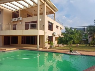 arrenda-se-magnifica-moradia-t5-na-sommerschield-ii-hotel-gloria