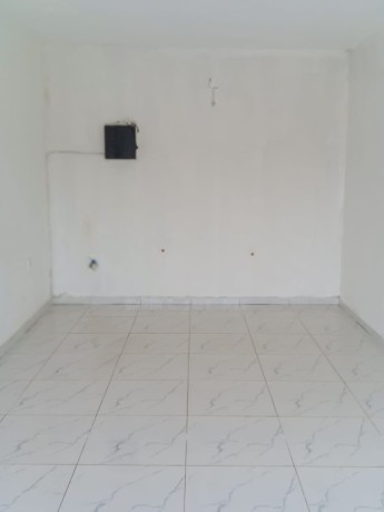 arrenda-se-uma-loja-no-bairro-de-laulane-na-av-dom-alexandre-big-2