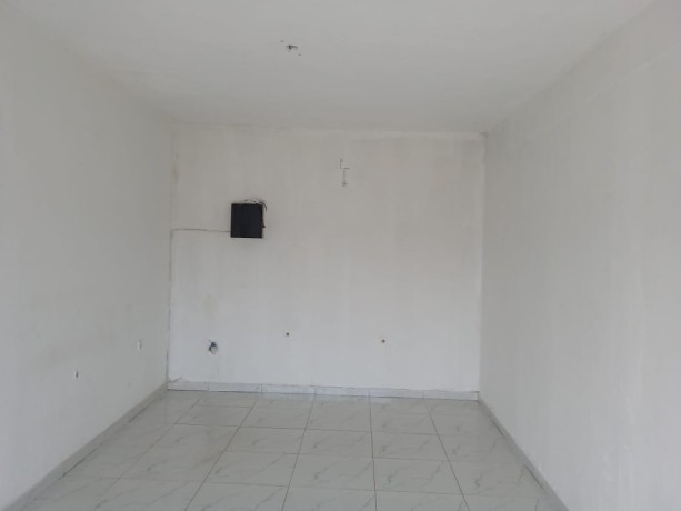 arrenda-se-uma-loja-no-bairro-de-laulane-na-av-dom-alexandre-big-1