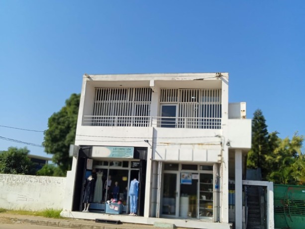 arrenda-se-uma-loja-no-bairro-de-laulane-na-av-dom-alexandre-big-0