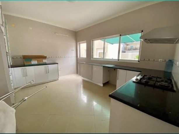 arrenda-se-magnifica-moradia-t41-no-condominio-aysha-garden-no-triunfo-big-3