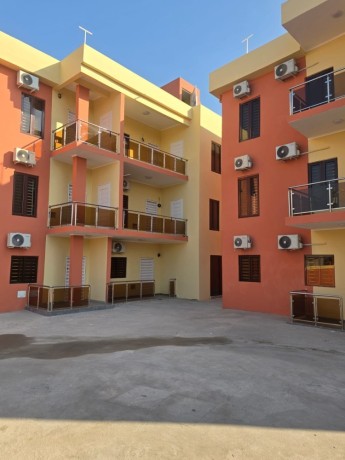 arrenda-se-um-apartamento-tipo-2-no-hulene-na-berma-da-estrada-big-0