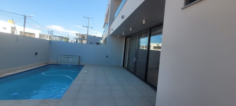 vende-se-moradia-t4-no-triunfo-big-0