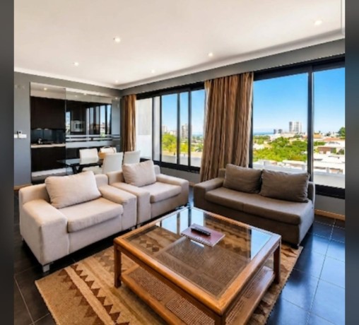 vende-se-luxuoso-apartamento-penthouse-t1-no-solar-das-acacias-big-0