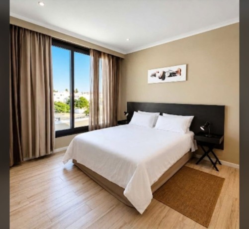 vende-se-luxuoso-apartamento-penthouse-t1-no-solar-das-acacias-big-1