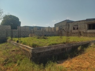 vende-se-uma-obra-tipo-2-em-mateque