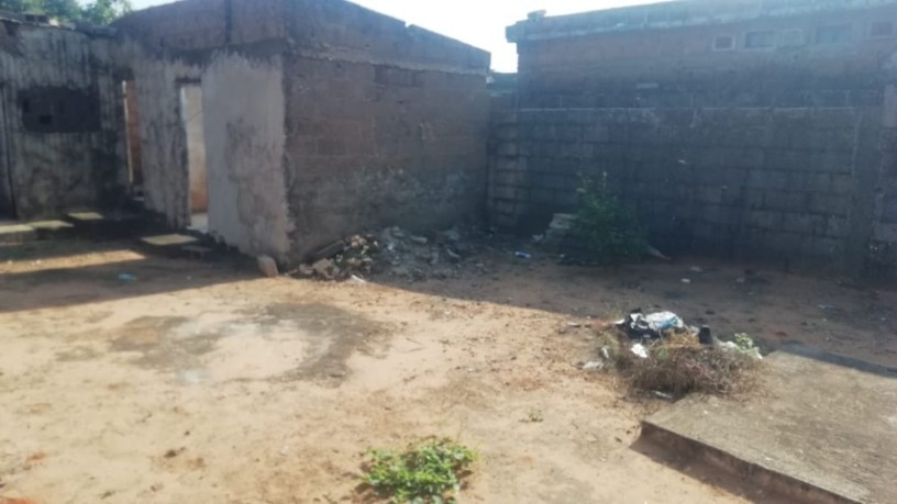 vende-se-um-espaco-no-bairro-de-laulane-big-3