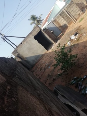 vende-se-um-espaco-no-bairro-de-laulane-big-2