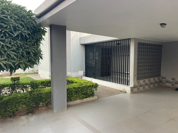 vende-se-uma-casa-tipo-3-em-magoanine-big-3