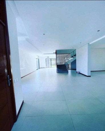 vende-se-uma-casa-tipo-4-na-costa-do-sol-triunfo-novo-big-4