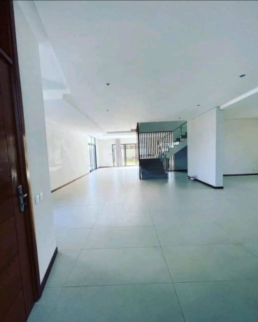 vende-se-uma-casa-tipo-4-na-costa-do-sol-triunfo-novo-big-3