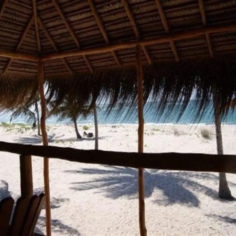 vende-se-uma-casa-de-praia-em-murrobene-vista-ao-mar-primeira-linha-big-1