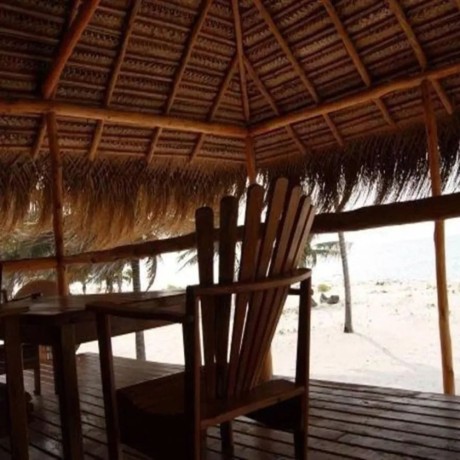 vende-se-uma-casa-de-praia-em-murrobene-vista-ao-mar-primeira-linha-big-2