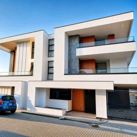 vende-se-magnifica-moradia-t5-no-triunfo-novo-big-0
