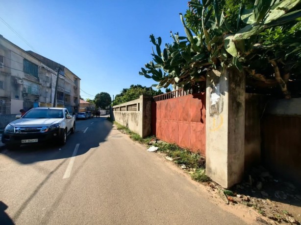 vende-se-uma-propriedade-de-terra-no-malhangalene-big-4