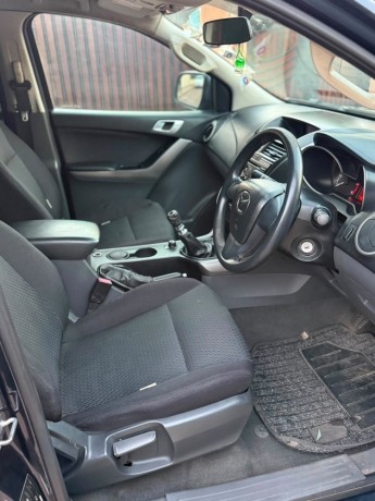 mazda-bt50-2016-manual-motor-22-90000km-big-3