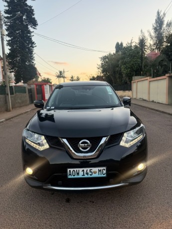 nissan-x-trail-modelo-2017-motor-20-gasolina-4x4-big-0