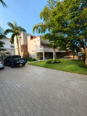 vende-se-luxuosa-moradia-t5-no-triunfo-velho-big-0