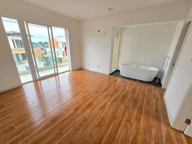 vende-se-luxuosa-moradia-t4-no-condominio-eden-na-n4-big-0