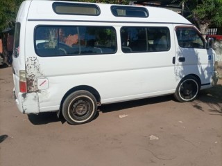 nissan-caravan