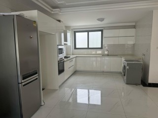 arrenda-se-super-moradia-triplex-t5-no-condominio-karibu-av-marginal