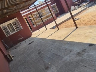 vende-se-vivenda-t3-na-bairros-das-mahotas-av-mario-coluna