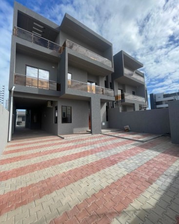 vende-se-magnifica-moradia-t6-no-mapulene-no-ak-big-2