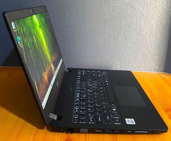 acer-travelmate-p214-52-big-1