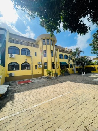 vende-se-magnifica-moradia-com-15-compartimentos-na-sommerschield-1-big-4