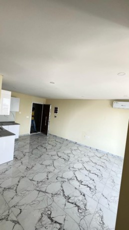 arrenda-se-luxuoso-apartamento-t1-na-marginal-deco-assos-big-3
