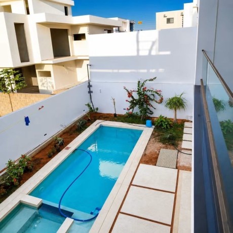 vende-se-luxuosa-moradia-t5-mobilada-no-triunfo-novo-big-1