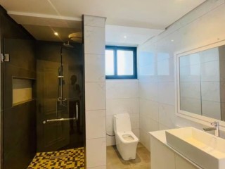 vende-se-luxuosa-moradia-geminada-t4-no-triunfo-novo