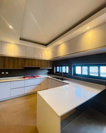 vende-se-luxuosa-moradia-geminada-t4-no-triunfo-novo-big-3