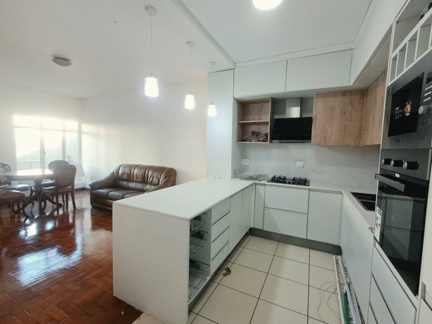 arrenda-se-apartamento-t1-na-av-julius-yherer-big-2