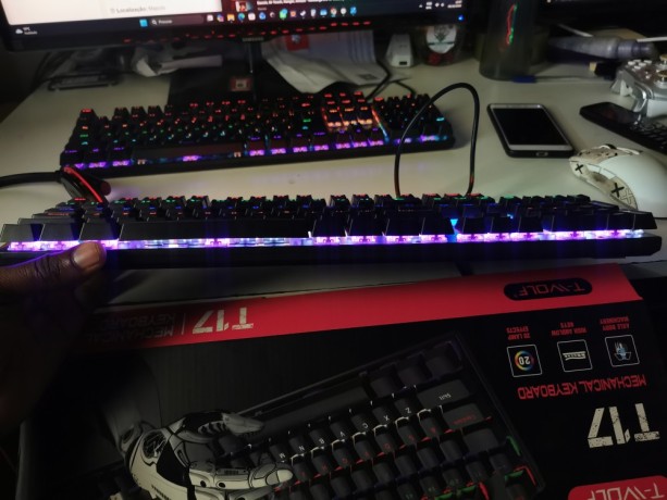 teclado-mecanico-luminoso-big-2