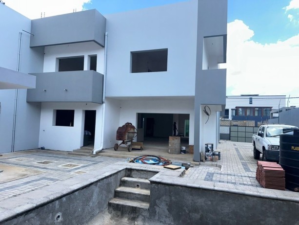 vende-se-uma-moradia-t4-na-cidade-de-maputo-triunfo-big-4