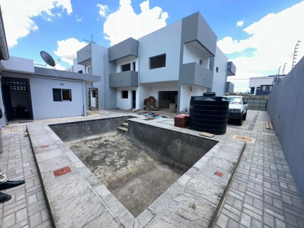 vende-se-uma-moradia-t4-na-cidade-de-maputo-triunfo-big-0