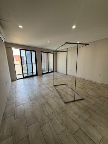 arrenda-se-luxuoso-apartamento-t3-no-plaza-big-0