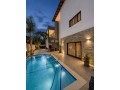 arrenda-se-luxuosa-moradia-t4-no-condominio-garden-sommerschield-small-1